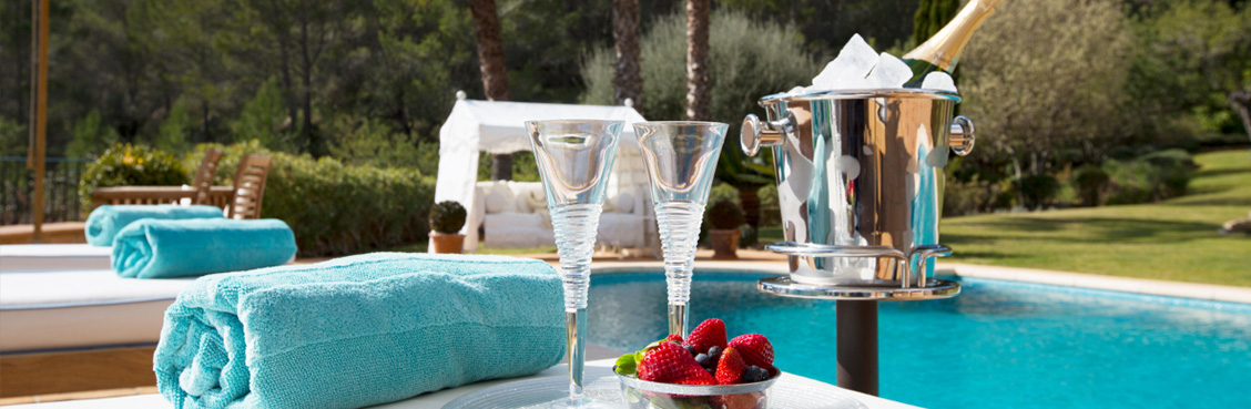 Campagner am Pool